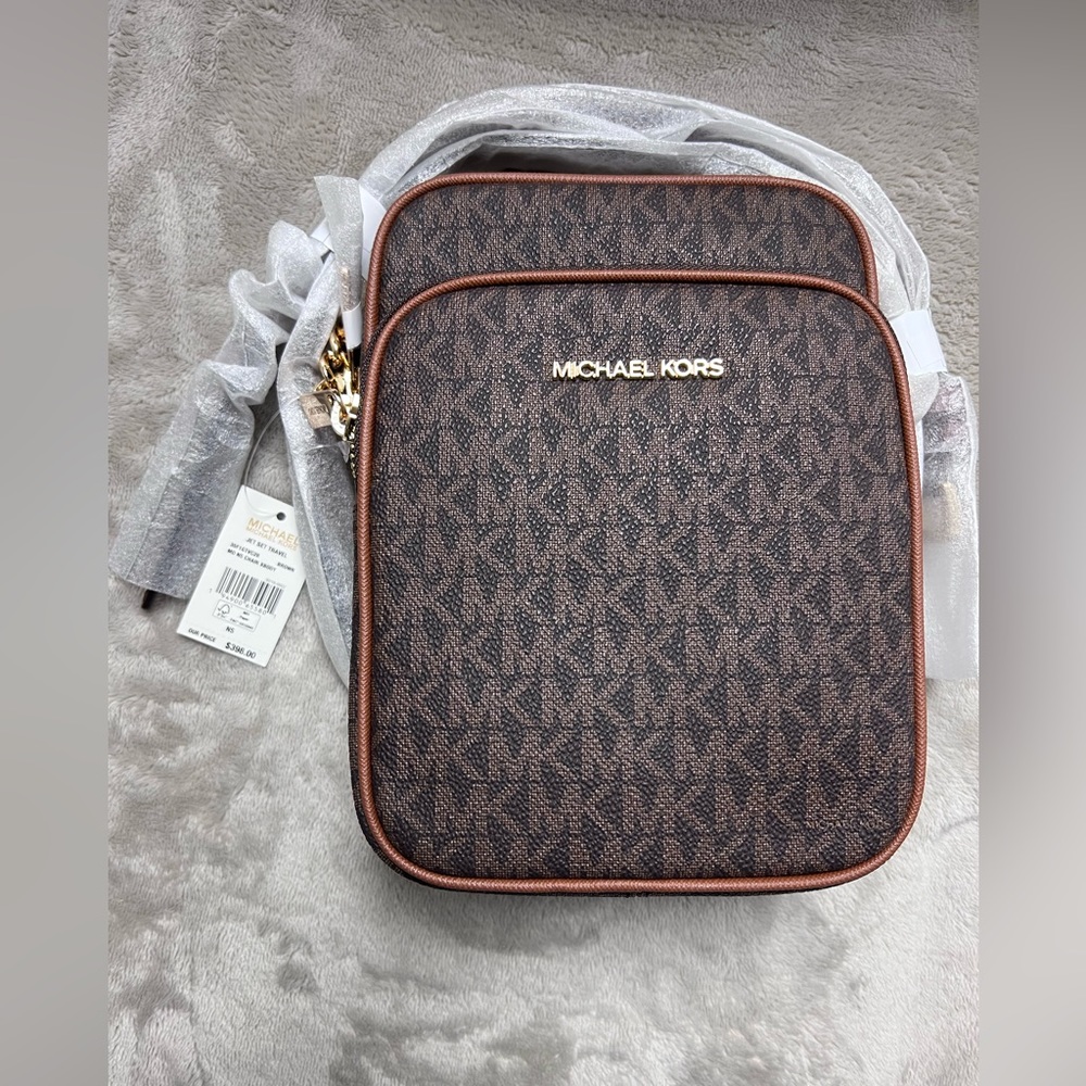 Michael Kors Jet Set Travel Medium crossbody